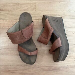 OTBT Brookfield Brown Platform Sandals